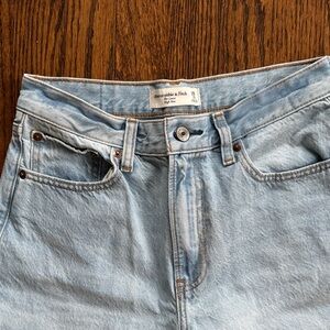 Abercrombie & Fitch The Loose High Rise Jeans